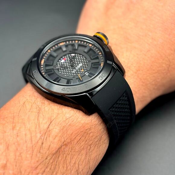 Tommy Hilfiger Windsurf 1792137 Black Silicone Mens Quartz Sport Watch NIBWT - Picture 17 of 17